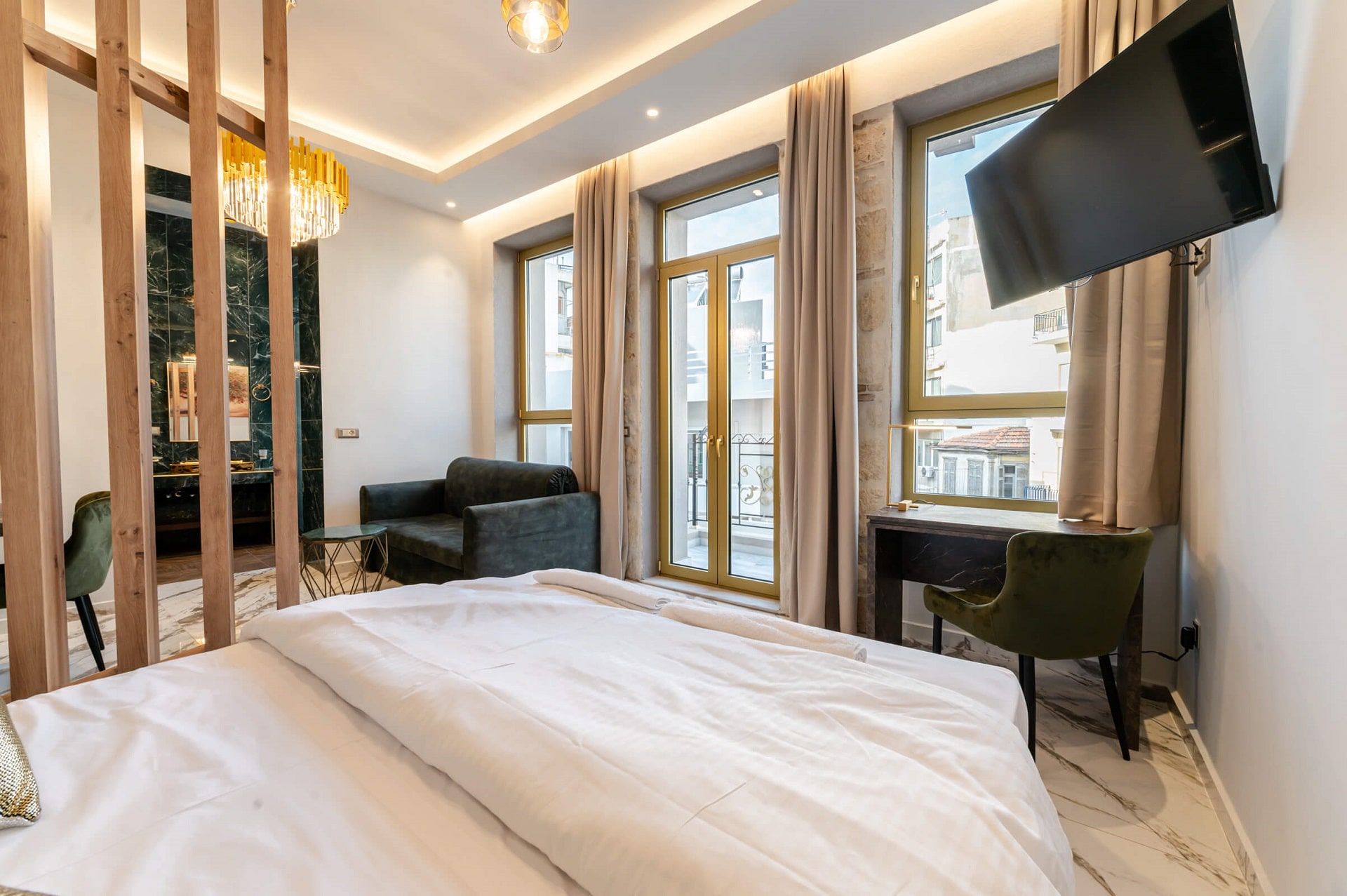 Euphoria Gold – Luxury Suite