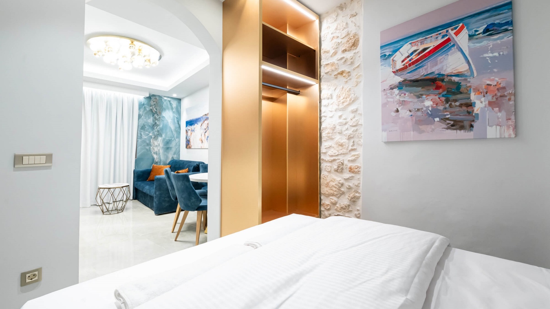Horizon Gold – Luxury Suite